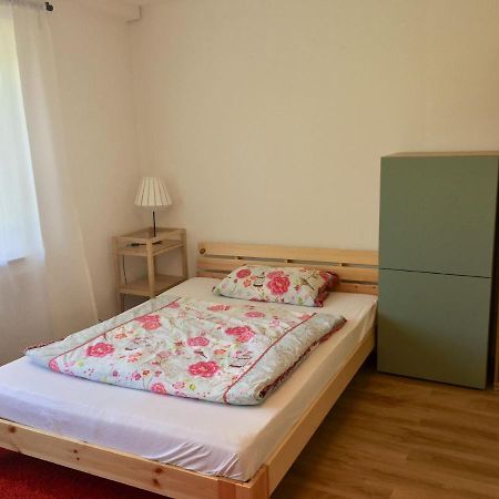 Mayen, Im Mohren, Privatzimmer Nr2, Waldrand, Nahe Nurburgring & Burg Eltz, Gemeinschaftsbad Exterior photo